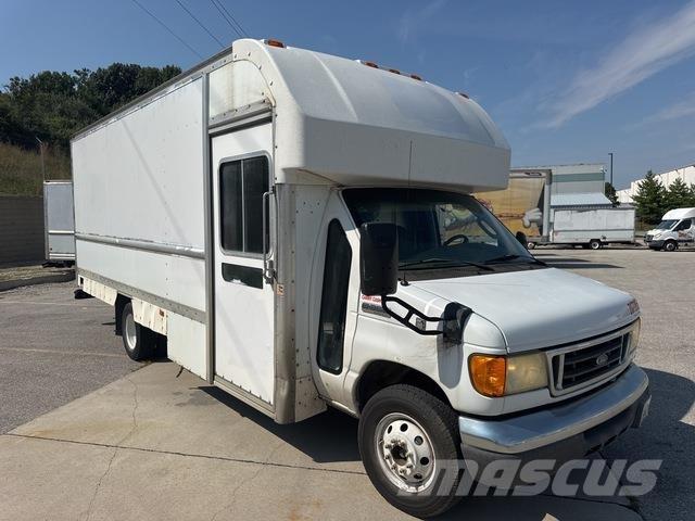 Ford E-350 Transporterek