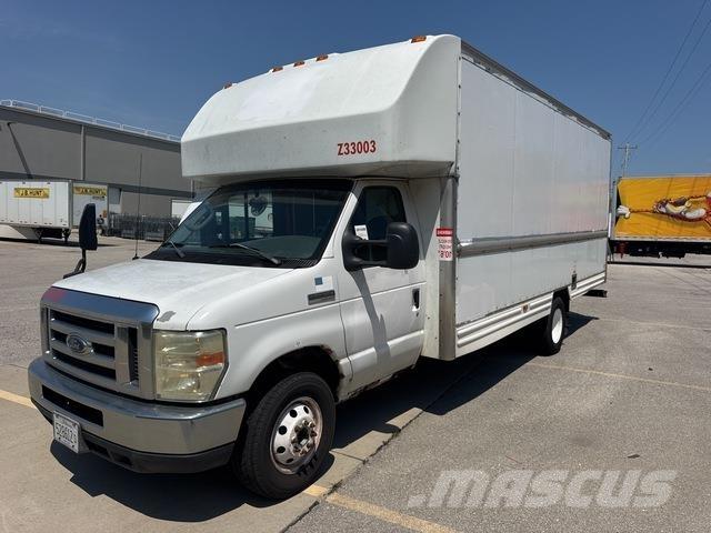 Ford E-350 Transporterek