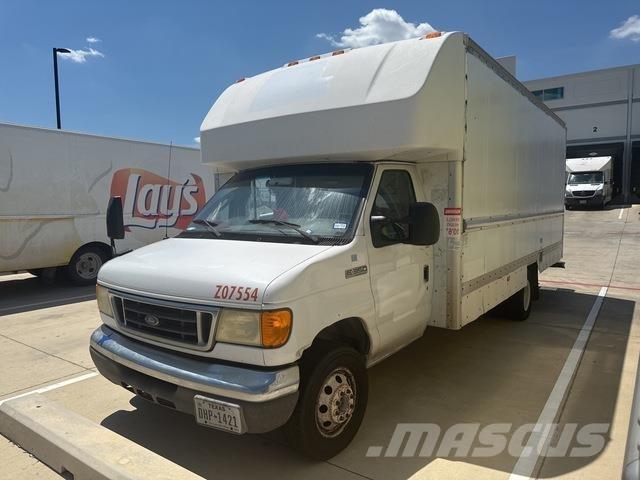 Ford E-350 Dobozos