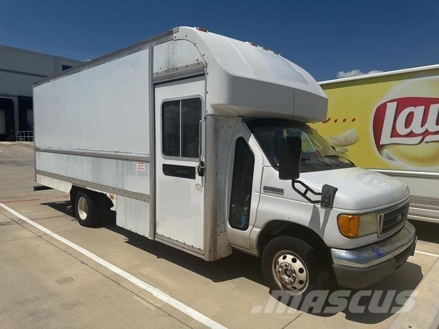 Ford E-350 Dobozos