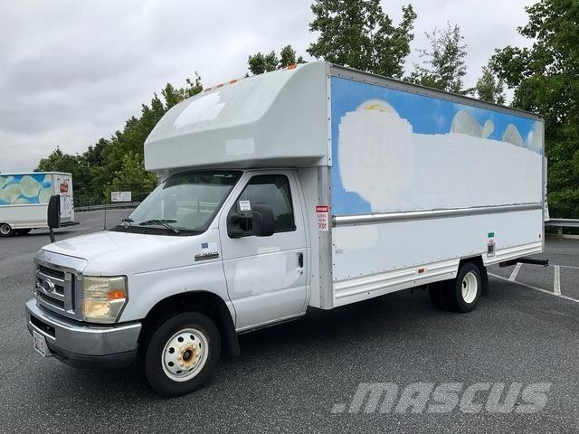 Ford E-350 Dobozos teherautók