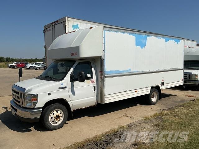 Ford E-350 Dobozos teherautók