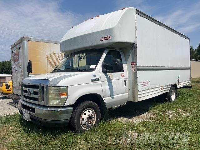 Ford E-350 Dobozos