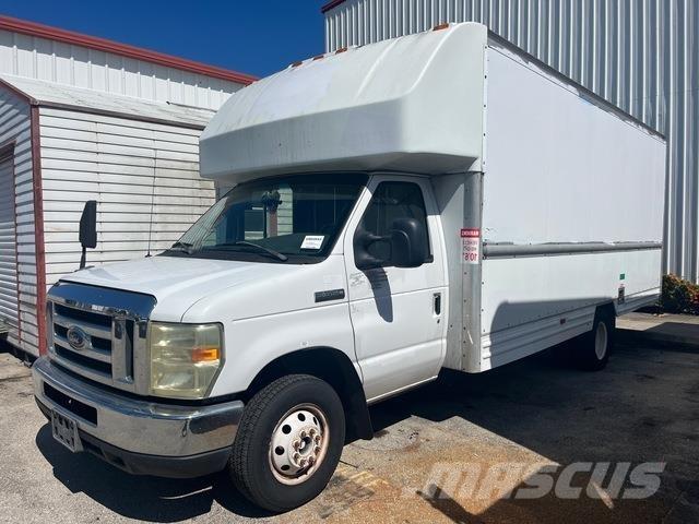 Ford E-350 Dobozos