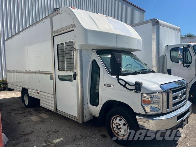 Ford E-350 Dobozos