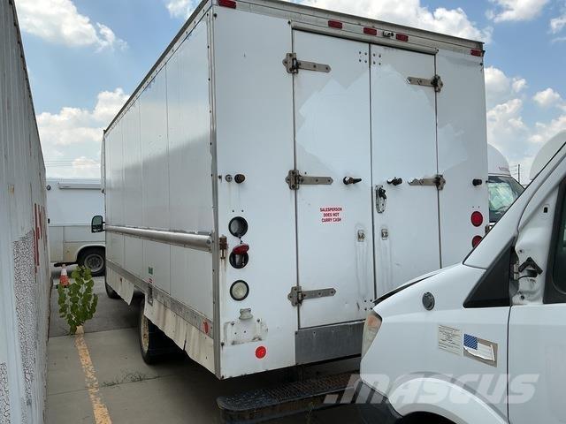 Ford E-350 Dobozos teherautók