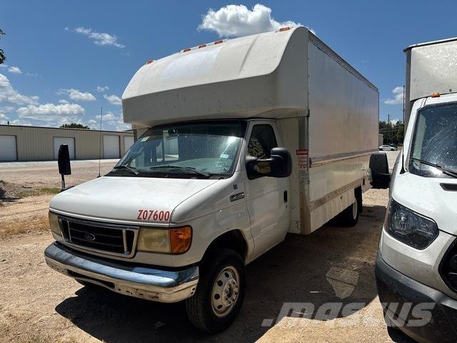 Ford E-350 Transporterek