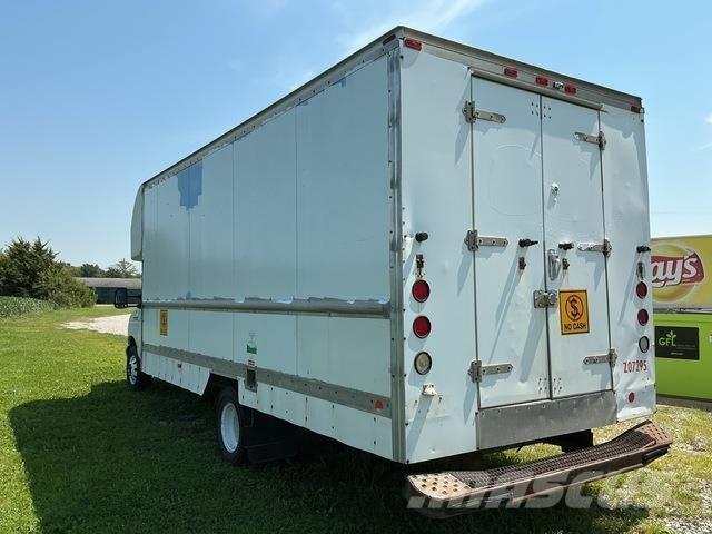 Ford E-350 Transporterek