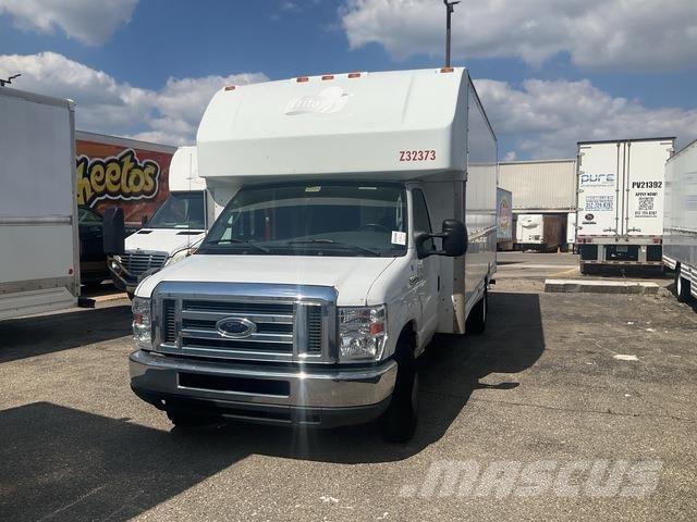 Ford E-350 Transporterek