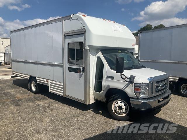 Ford E-350 Transporterek