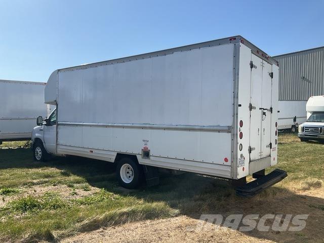 Ford E-350 Dobozos teherautók