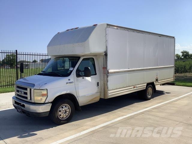 Ford E-350 Transporterek