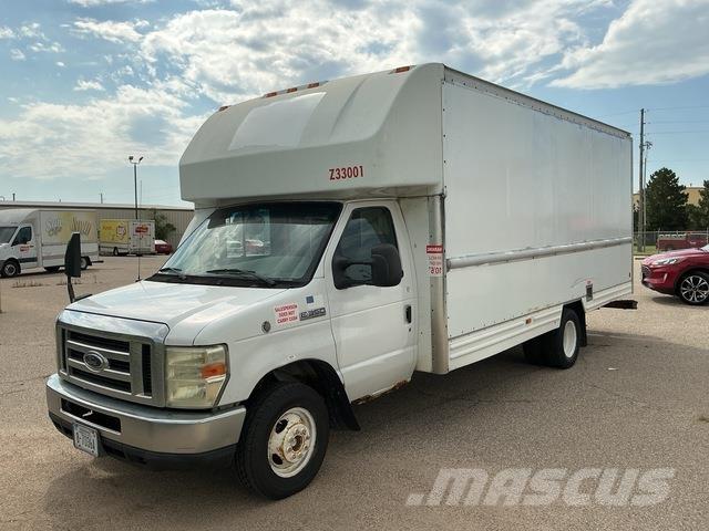 Ford E-350 Dobozos teherautók