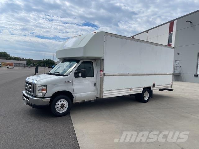 Ford E-350 Dobozos teherautók