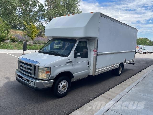 Ford E-350 Dobozos teherautók