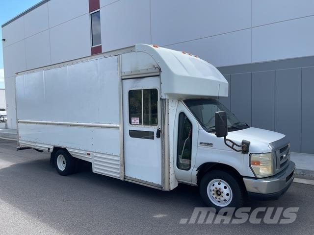 Ford E-350 Dobozos teherautók