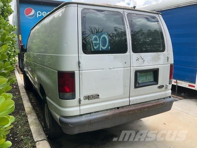 Ford E-350 Transporterek