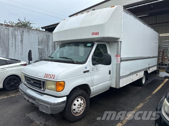 Ford E-350 Dobozos