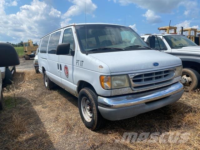 Ford E-350 Kistehergépjárművek