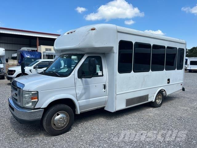 Ford E-350 Mini buszok