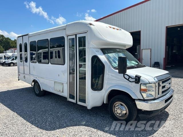 Ford E-350 Mini buszok