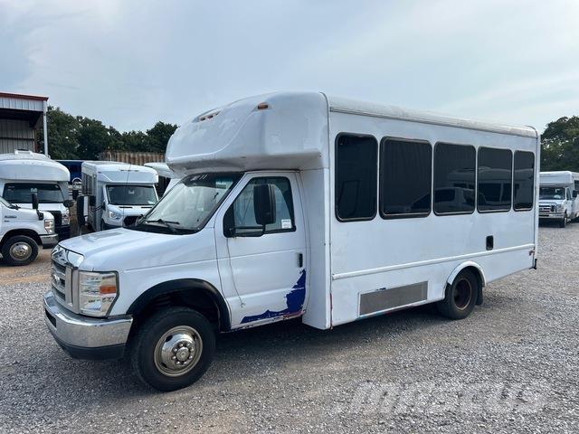 Ford E-350 Mini buszok