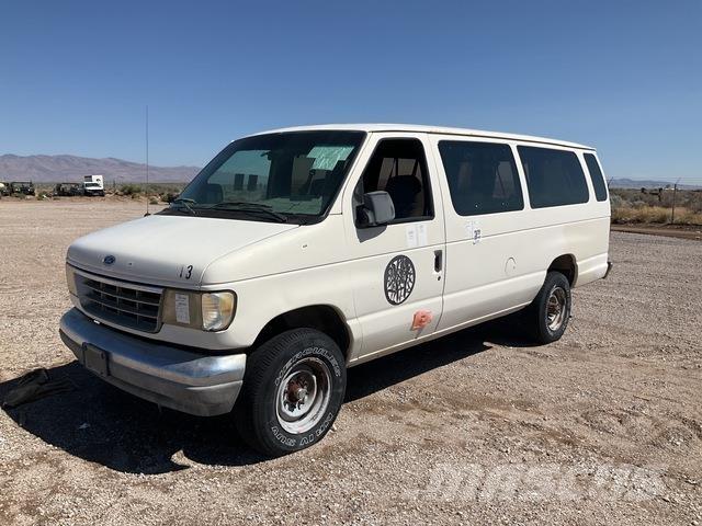 Ford E-350 Kistehergépjárművek