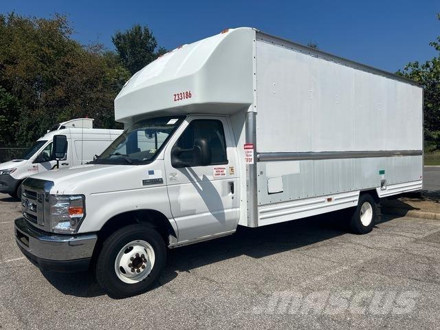 Ford E-350 Dobozos teherautók