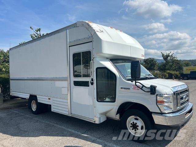 Ford E-350 Dobozos teherautók