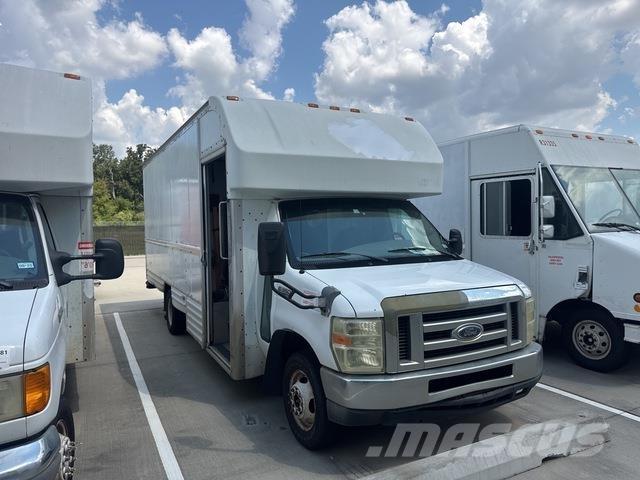 Ford E-350 Dobozos