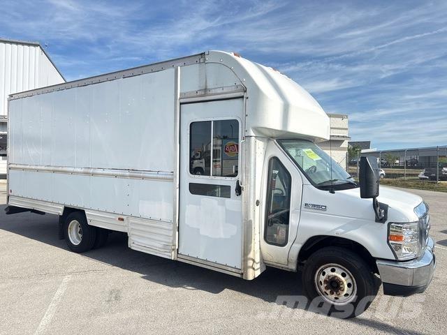 Ford E-350 Dobozos