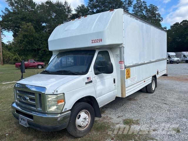 Ford E-350 Dobozos teherautók