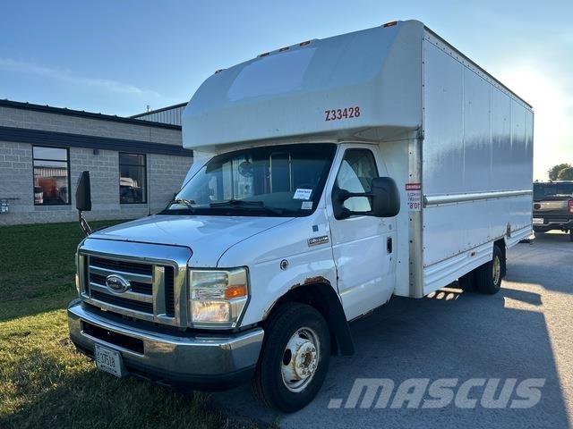 Ford E-350 Dobozos teherautók