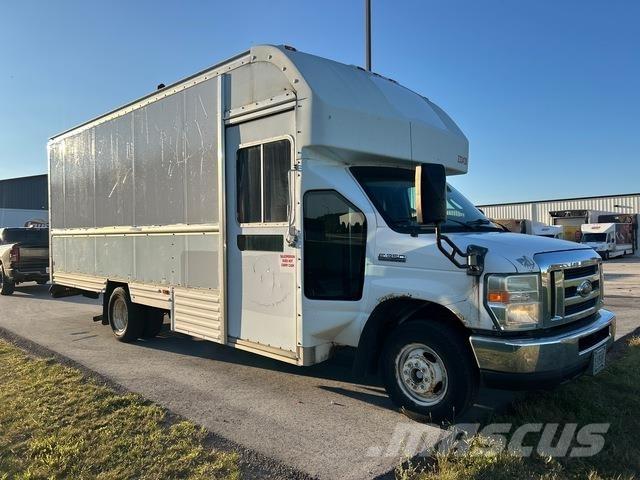Ford E-350 Dobozos teherautók