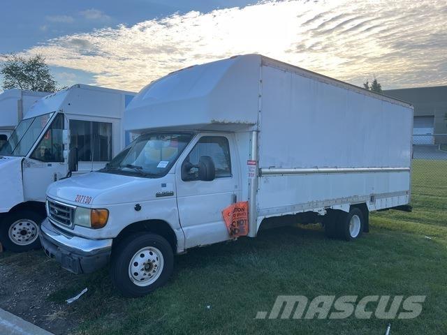 Ford E-350 Dobozos teherautók