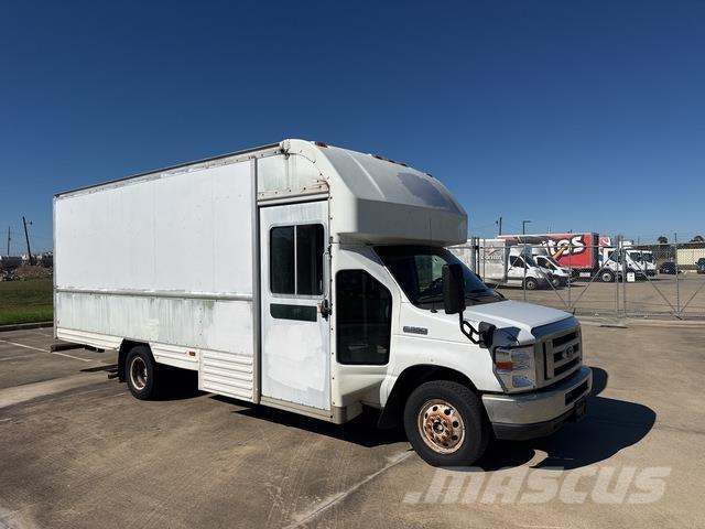 Ford E-350 Dobozos teherautók