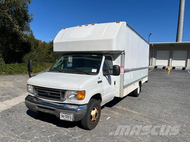 Ford E-350 Dobozos teherautók
