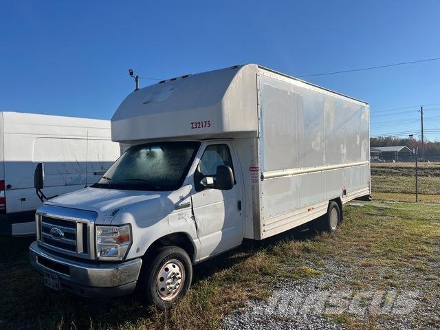Ford E-350 Transporterek