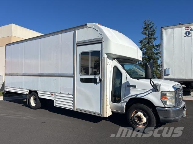 Ford E-350 Transporterek