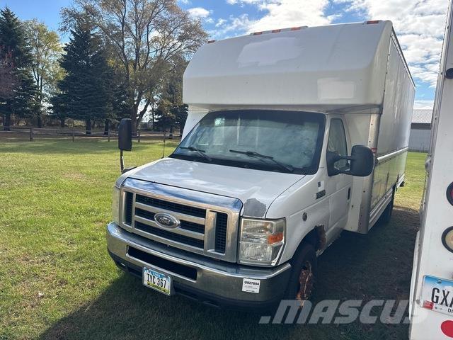 Ford E-350 Transporterek