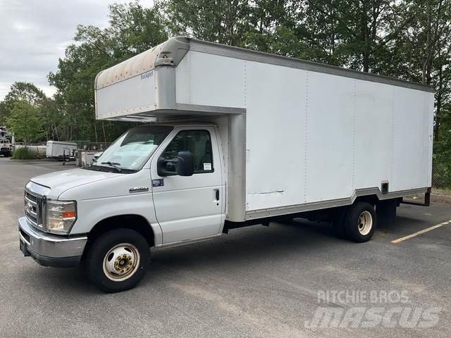 Ford E-450 Dobozos teherautók