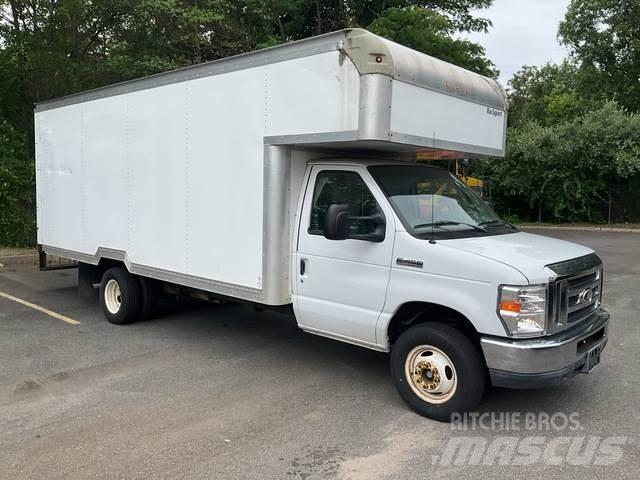 Ford E-450 Dobozos teherautók