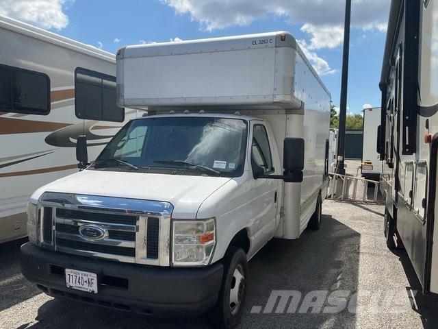 Ford E-450 Dobozos teherautók