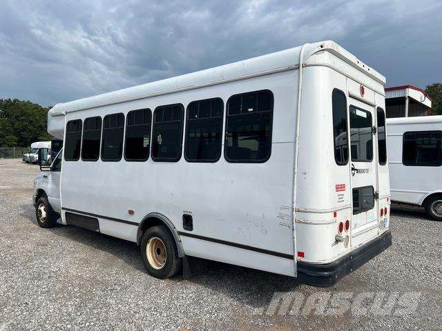 Ford E-450 Mini buszok