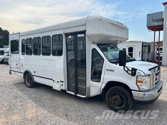 Ford E-450 Mini buszok