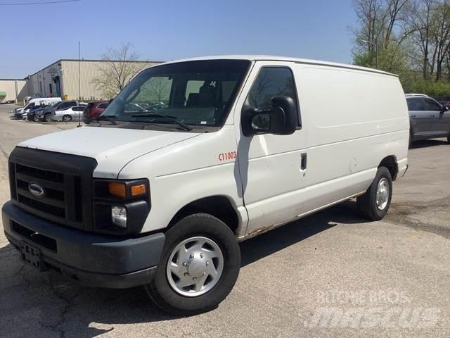 Ford E250 Transporterek