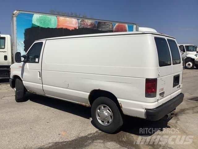 Ford E250 Transporterek