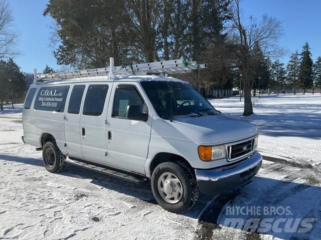 Ford E350 Transporterek