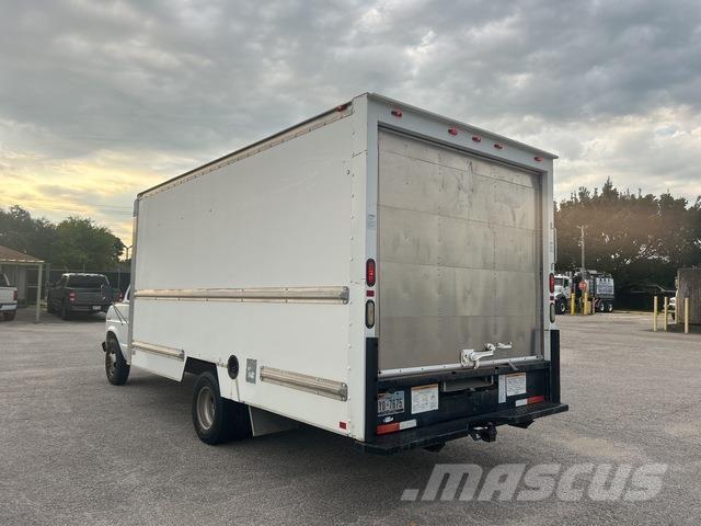 Ford E350 Dobozos teherautók