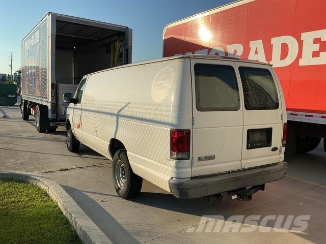 Ford E350 Dobozos teherautók